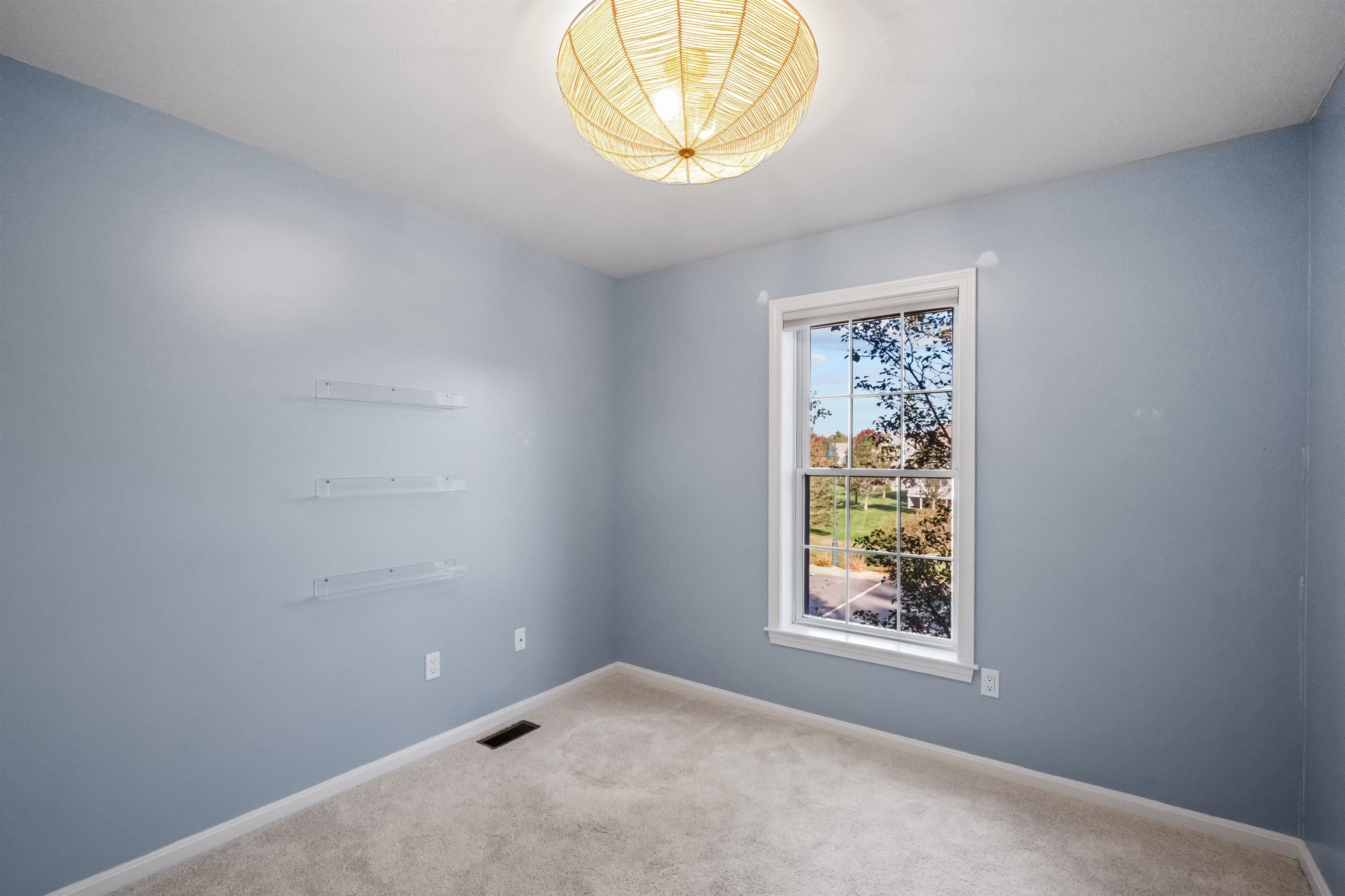 Concord, New Hampshire 03303, United States, 3 Bedrooms Bedrooms, ,3 BathroomsBathrooms,Residential,Active,224386