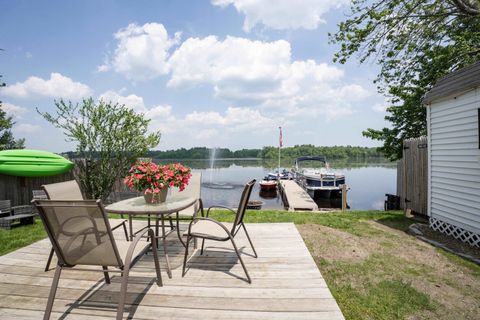 Photo of 15 Maple Street, Kingston, NH 03848 (MLS # 5072216)