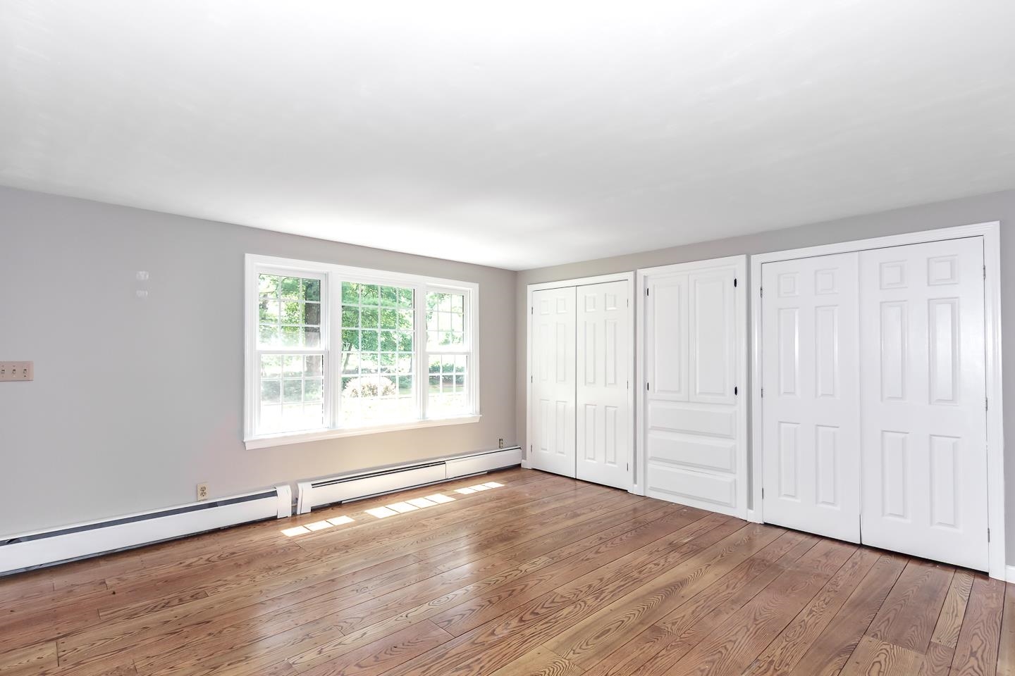 Londonderry, New Hampshire 03053, United States, 5 Bedrooms Bedrooms, ,2 BathroomsBathrooms,Residential,Active,191568