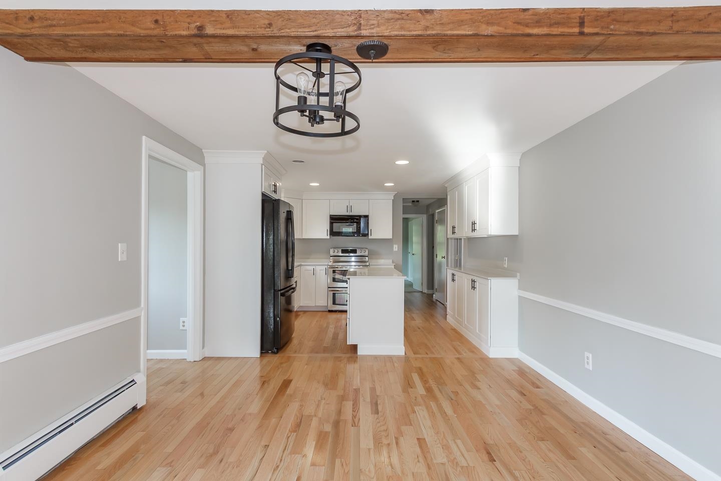 Londonderry, New Hampshire 03053, United States, 5 Bedrooms Bedrooms, ,2 BathroomsBathrooms,Residential,Active,191568