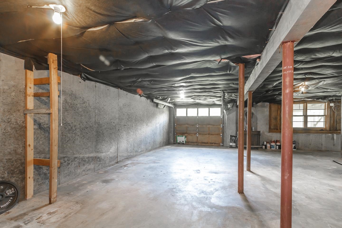 Londonderry, New Hampshire 03053, United States, 5 Bedrooms Bedrooms, ,2 BathroomsBathrooms,Residential,Active,191568