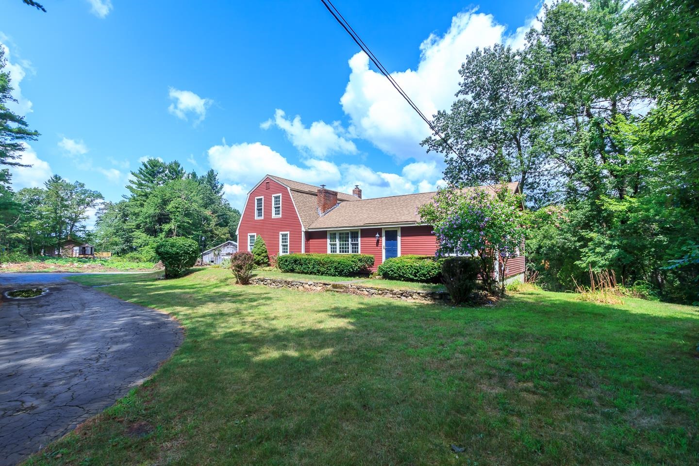 Londonderry, New Hampshire 03053, United States, 5 Bedrooms Bedrooms, ,2 BathroomsBathrooms,Residential,Active,191568