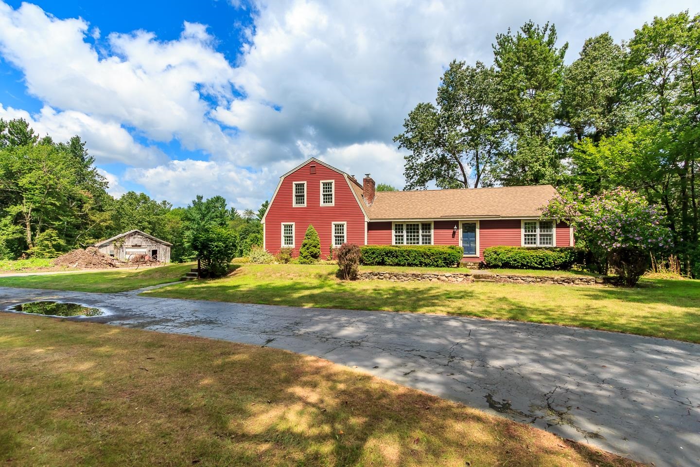 Londonderry, New Hampshire 03053, United States, 5 Bedrooms Bedrooms, ,2 BathroomsBathrooms,Residential,Active,191568