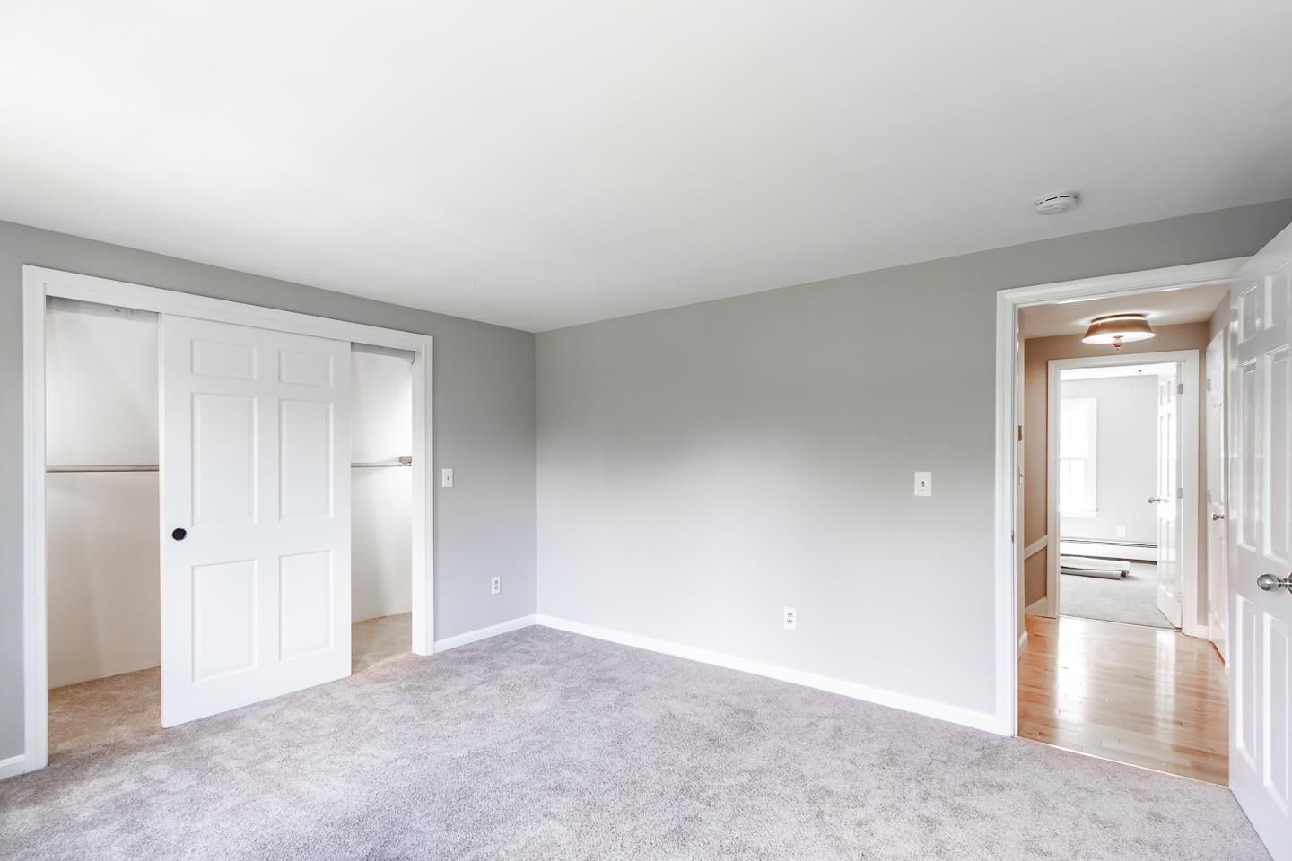 Londonderry, New Hampshire 03053, United States, 5 Bedrooms Bedrooms, ,2 BathroomsBathrooms,Residential,Active,191568