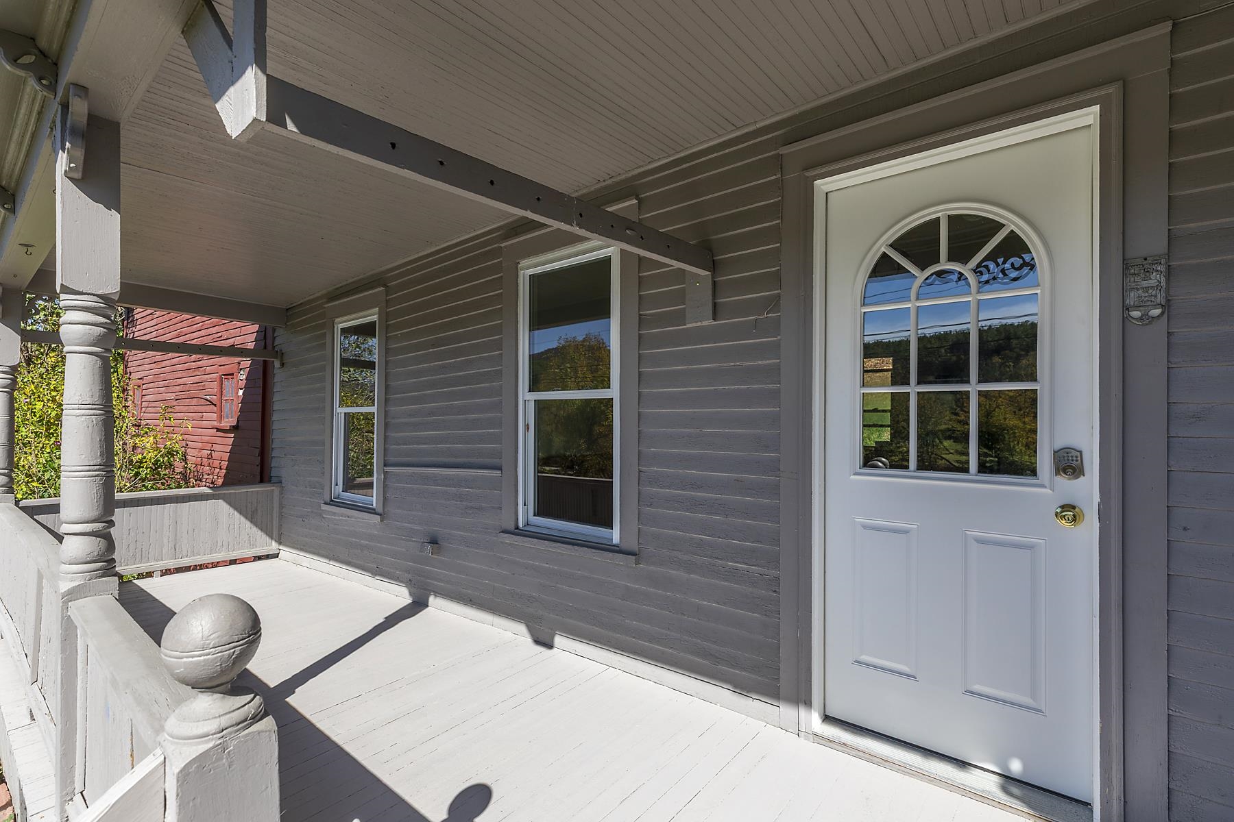 5798 West Woodstock Road