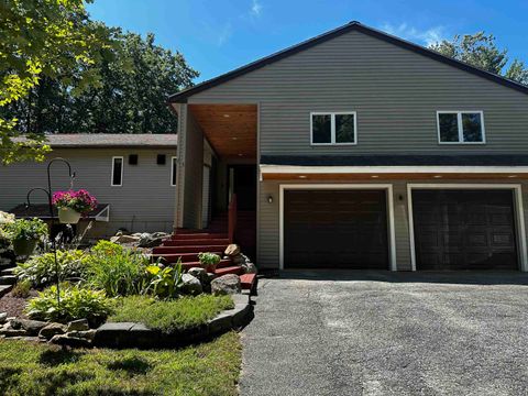 Photo of 11 Mckinney Drive, Hudson, NH 03051 (MLS # 5053394) Photo of 11 Mckinney Drive, Hudson, NH 03051 (MLS # 5053394)