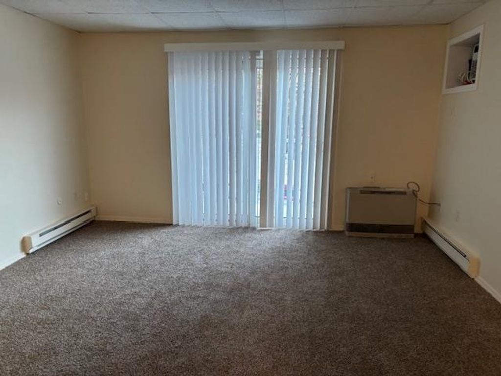 Photo of 131 Captiol Hill Drive, Londonderry, NH 03053 (MLS # 5071925)