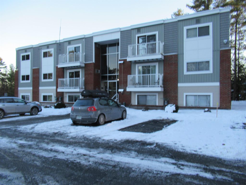 Photo of 131 Captiol Hill Drive, Londonderry, NH 03053 (MLS # 5071925)