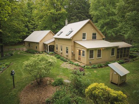 16 Miller Lane Newfane VT 05345