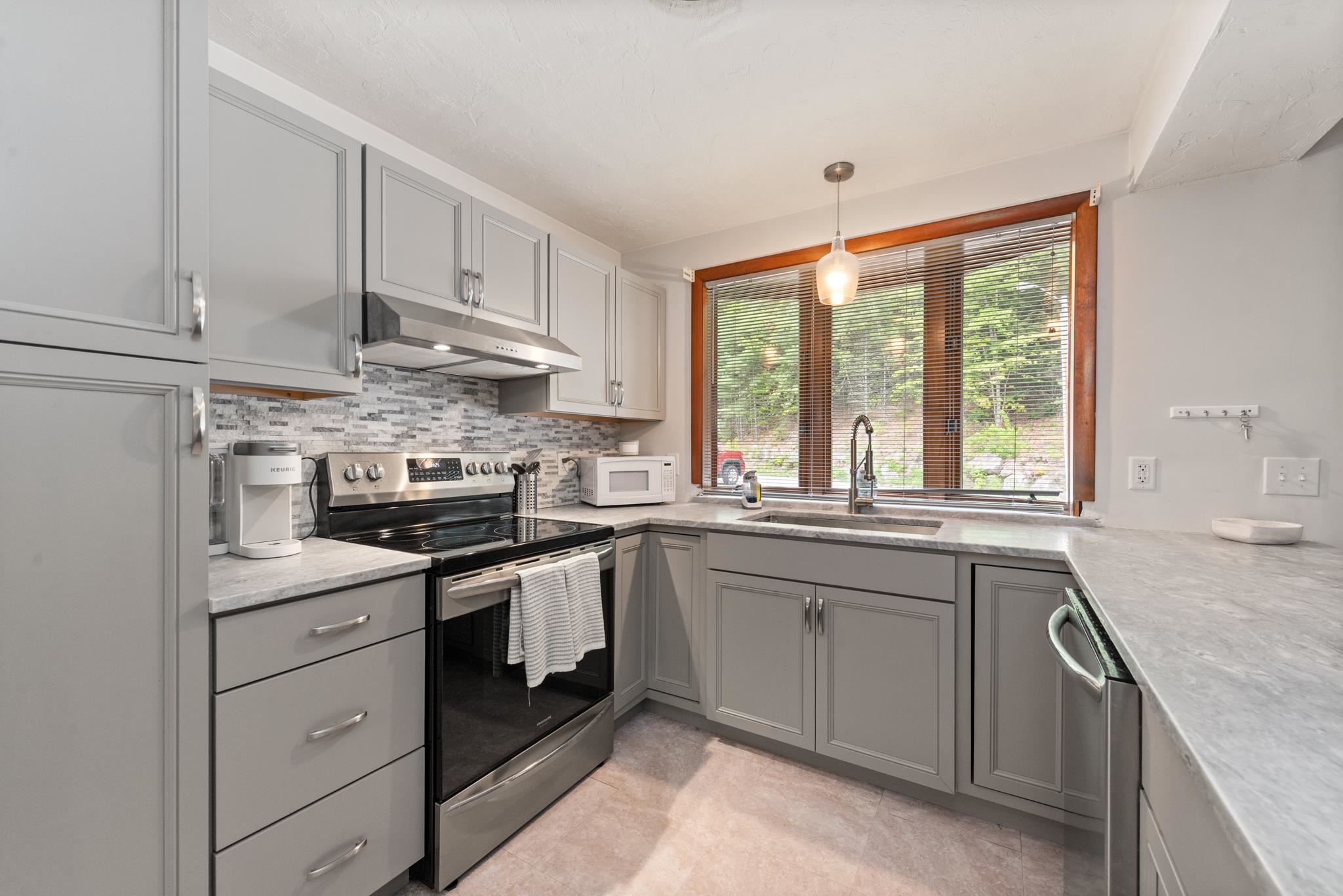 11 Village West Drive 5