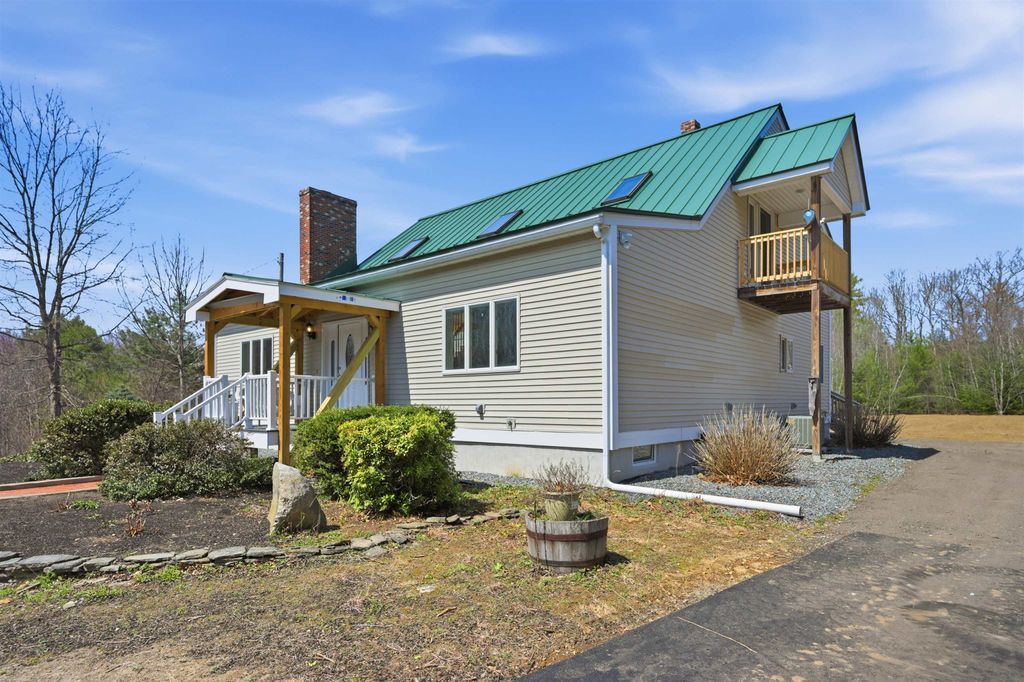 Photo of 564 Main Street, Fremont, NH 03044 (MLS # 5085783)