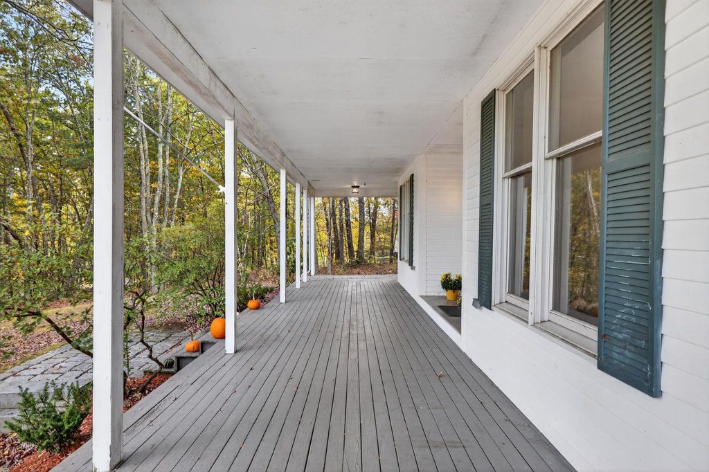 Photo of 80 Peaslee Road, Merrimack, NH 03054 (MLS # 5066920)