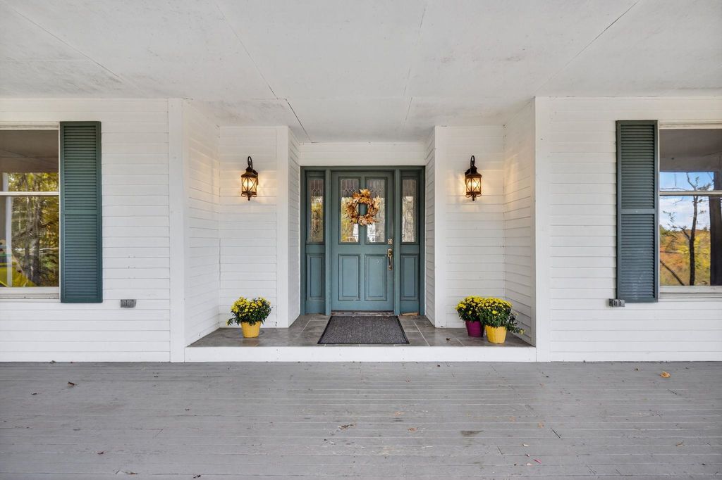 Photo of 80 Peaslee Road, Merrimack, NH 03054 (MLS # 5066920)