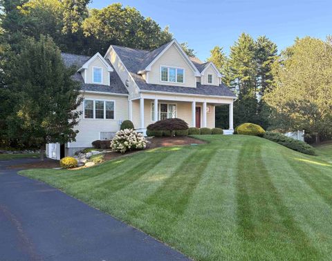 10 Heron Way Stratham NH 03885