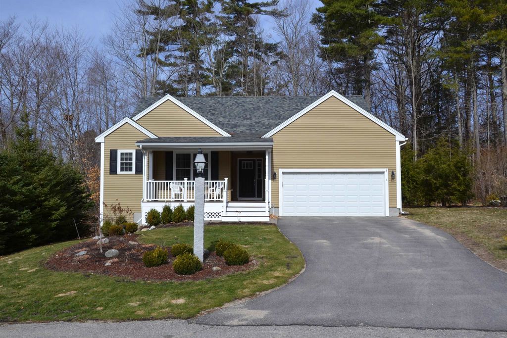 Photo of 4 Mulberry Court, Wolfeboro, NH 03894 (MLS # 5078453)