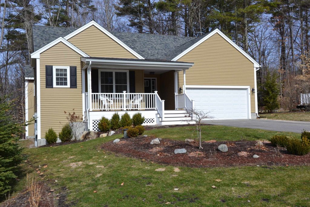 Photo of 4 Mulberry Court, Wolfeboro, NH 03894 (MLS # 5078453)