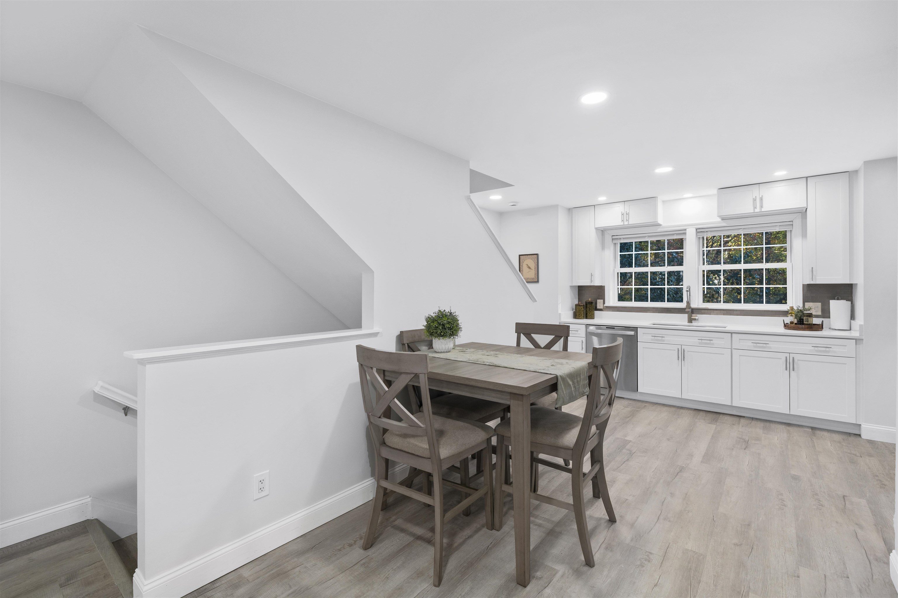 1029 S Mammoth Road 28