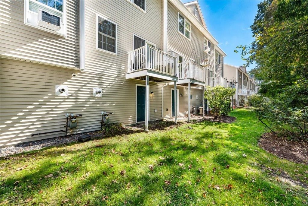 Photo of 1029 S Mammoth Road #28, Manchester, NH 03109 (MLS # 5064974)