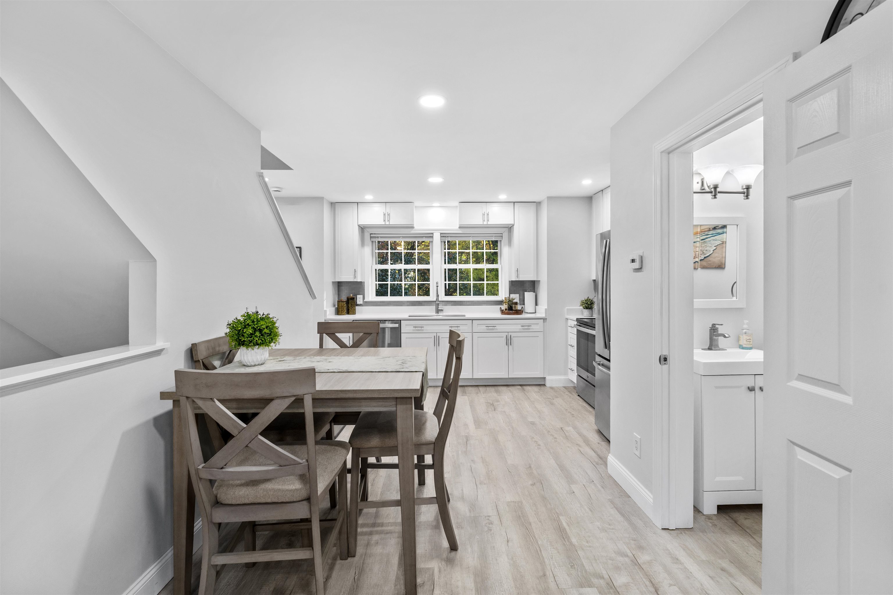 1029 S Mammoth Road 28