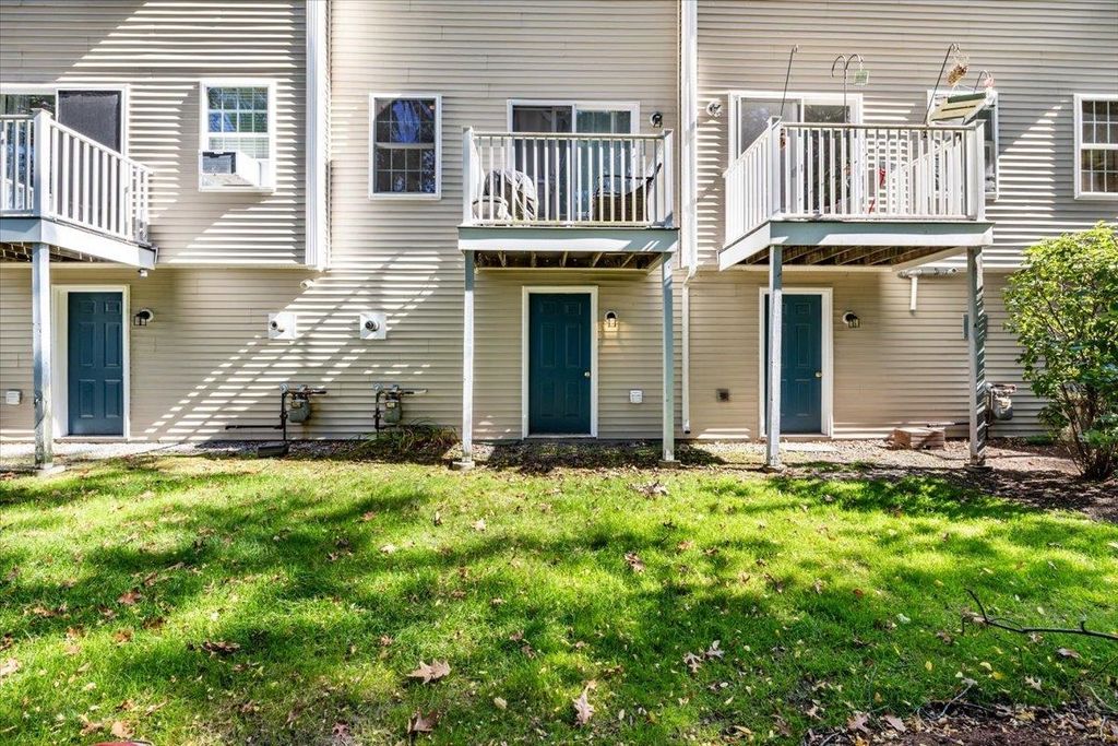 Photo of 1029 S Mammoth Road #28, Manchester, NH 03109 (MLS # 5064974)