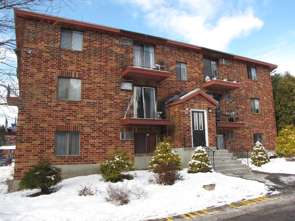 Photo of 1301 Bodwell Road #12, Manchester, NH 03109 (MLS # 5072204)