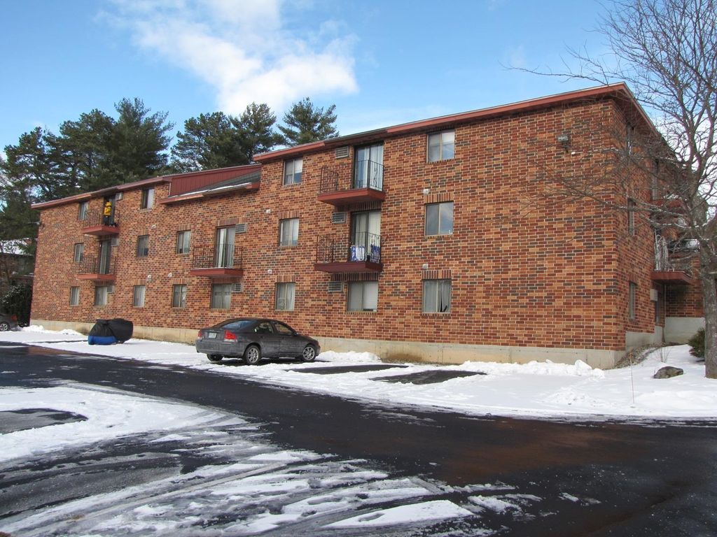 Photo of 1301 Bodwell Road #12, Manchester, NH 03109 (MLS # 5072204)