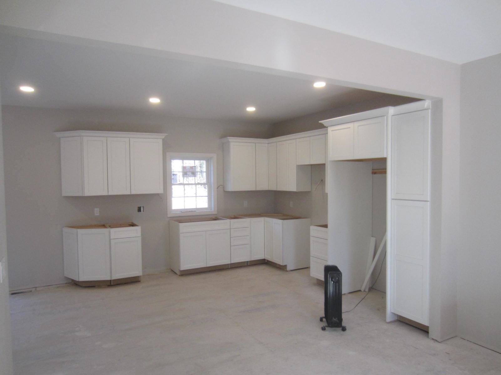 Deerfield, New Hampshire 03037, United States, 3 Bedrooms Bedrooms, ,3 BathroomsBathrooms,Residential,Active,214813