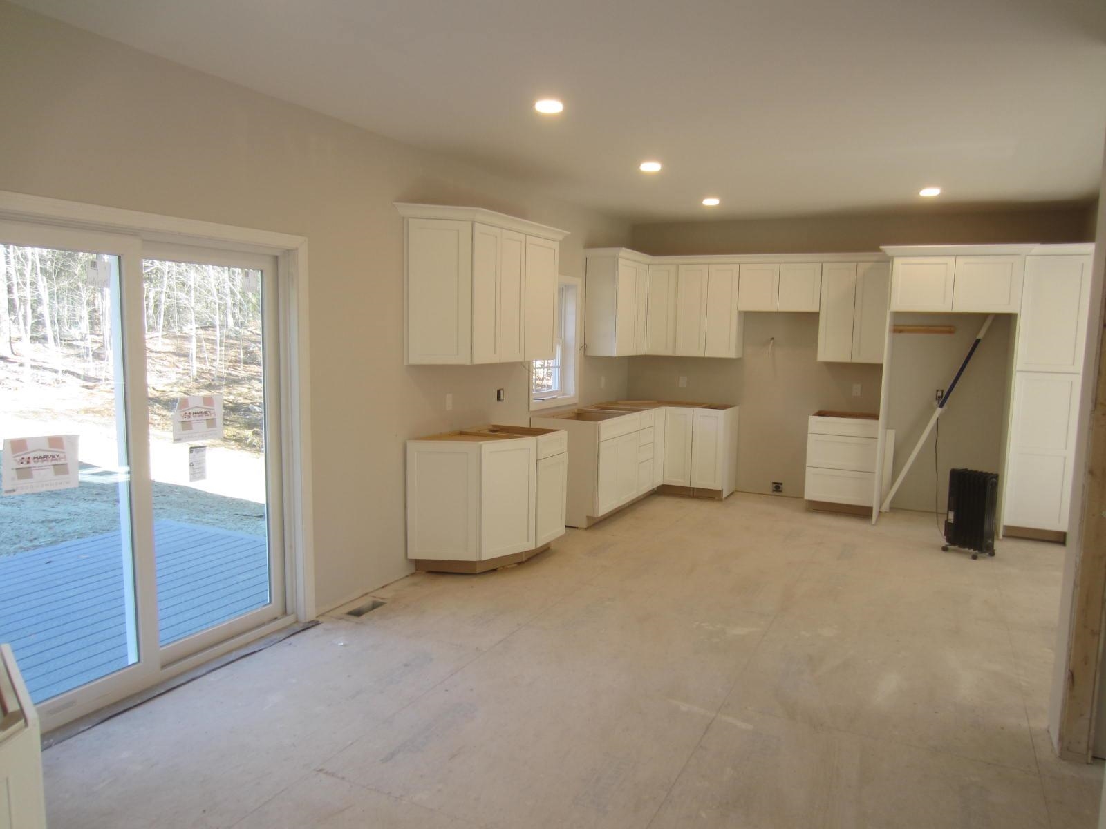 Deerfield, New Hampshire 03037, United States, 3 Bedrooms Bedrooms, ,3 BathroomsBathrooms,Residential,Active,214813