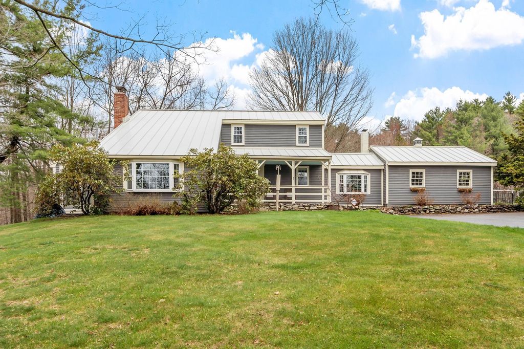 Photo of 76 English Range Road, Derry, NH 03038 (MLS # 5084724)