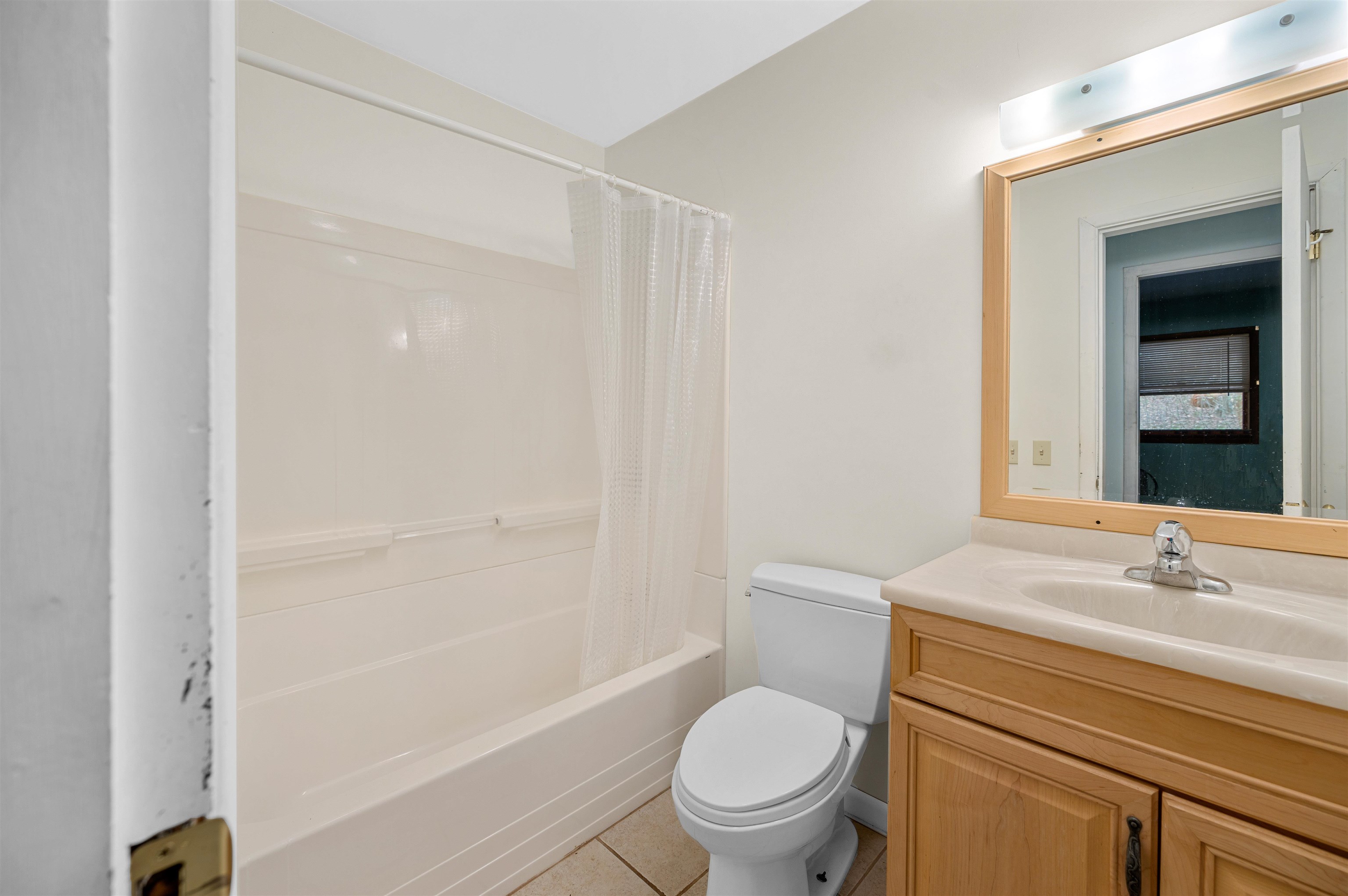 Stowe, Vermont 05672, United States, 4 Bedrooms Bedrooms, ,2 BathroomsBathrooms,Residential,Pending,131685