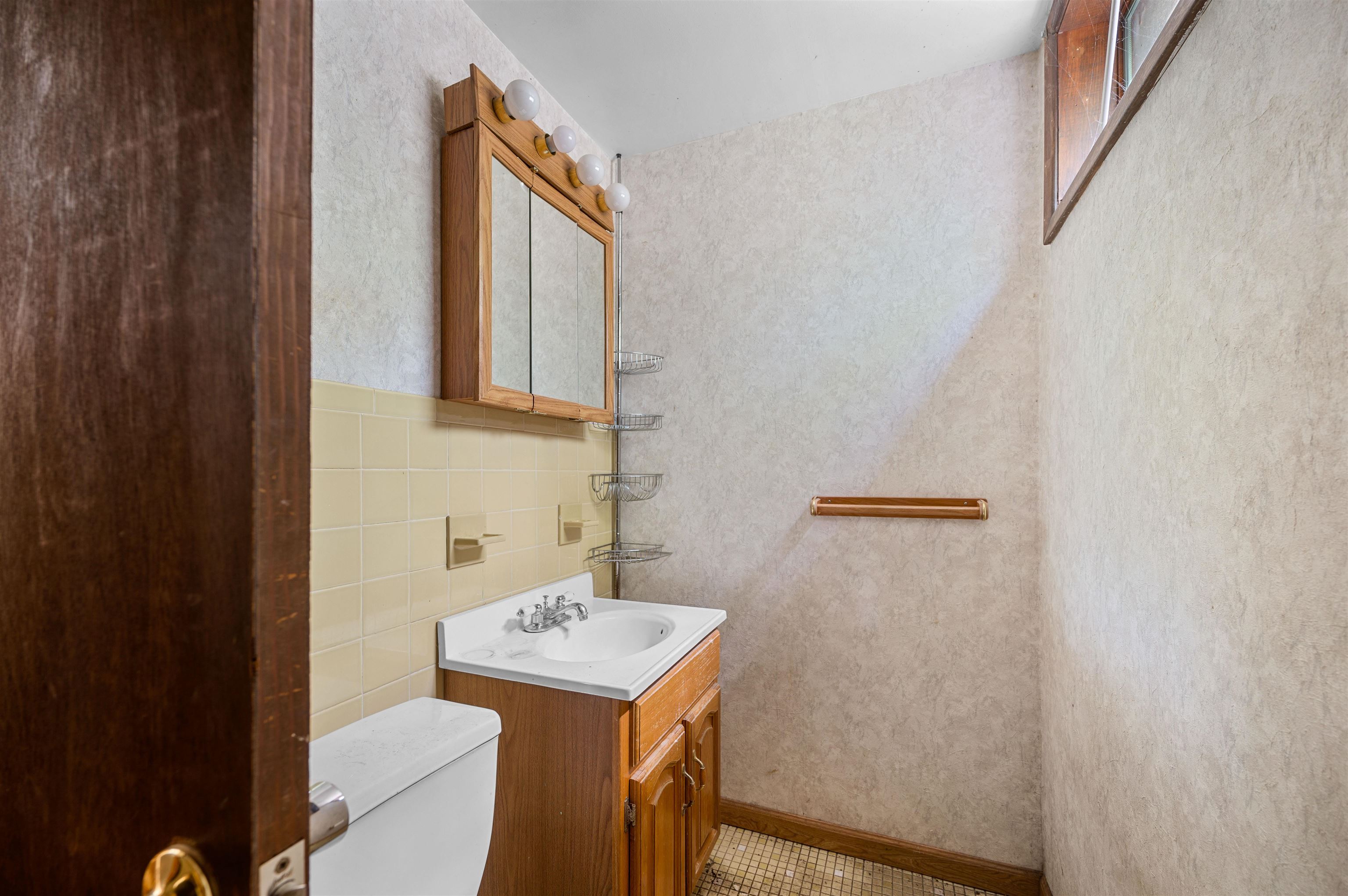 Stowe, Vermont 05672, United States, 4 Bedrooms Bedrooms, ,2 BathroomsBathrooms,Residential,Pending,131685