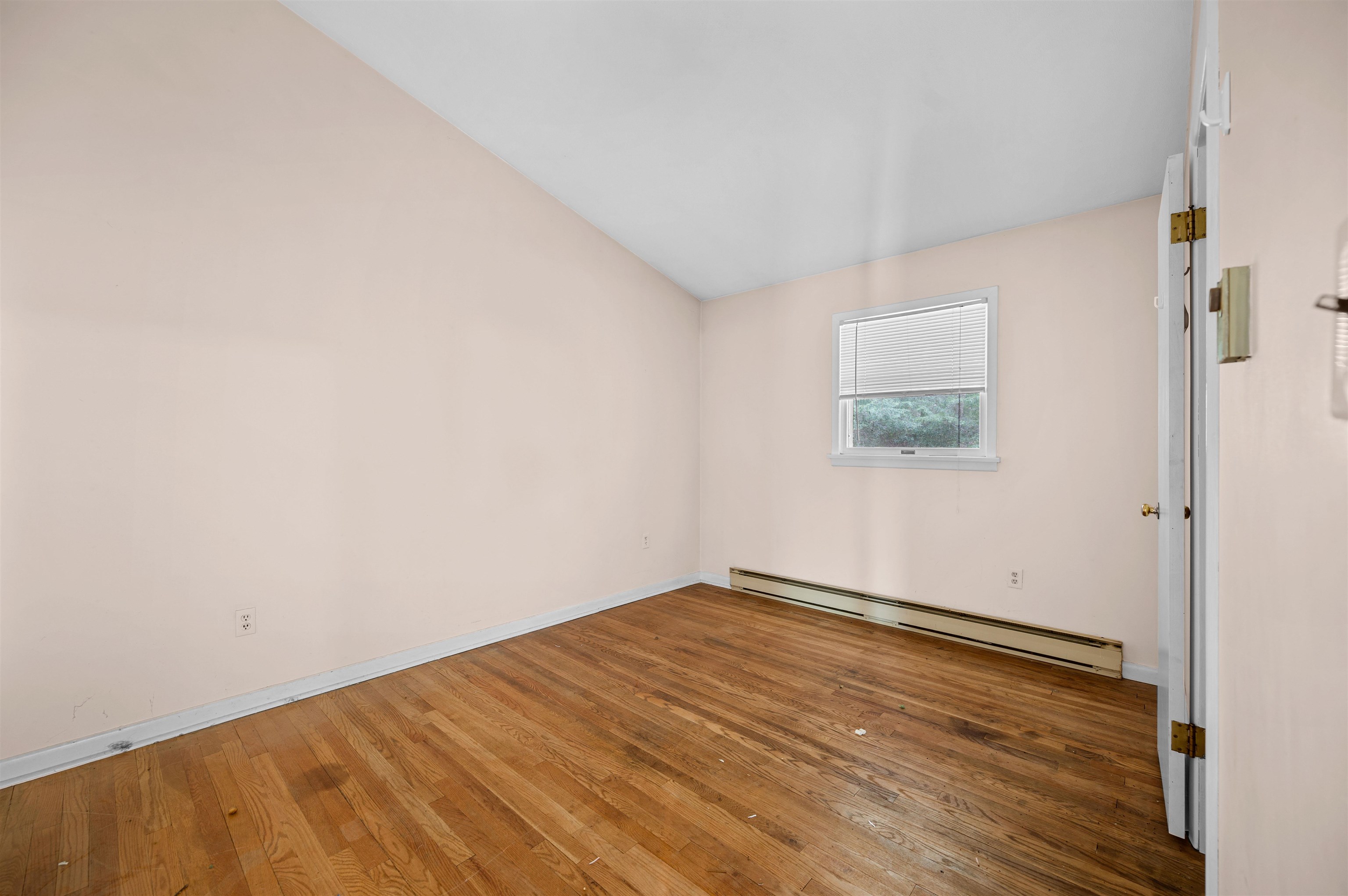 Stowe, Vermont 05672, United States, 4 Bedrooms Bedrooms, ,2 BathroomsBathrooms,Residential,Pending,131685