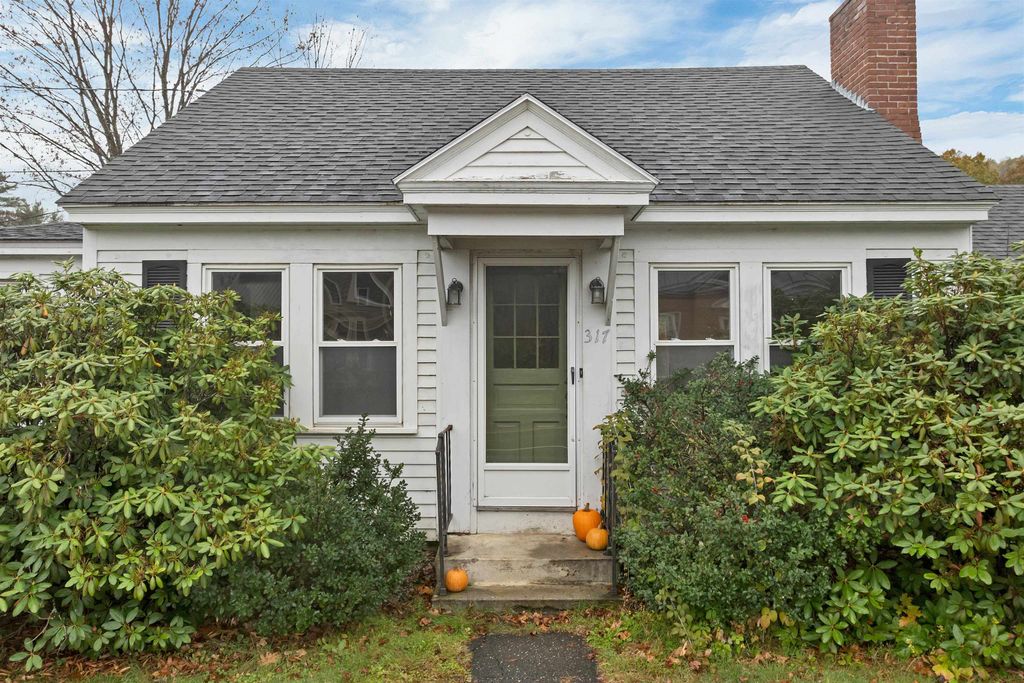 Photo of 317 NH Rt 25, Warren, NH 03279 (MLS # 5067753)