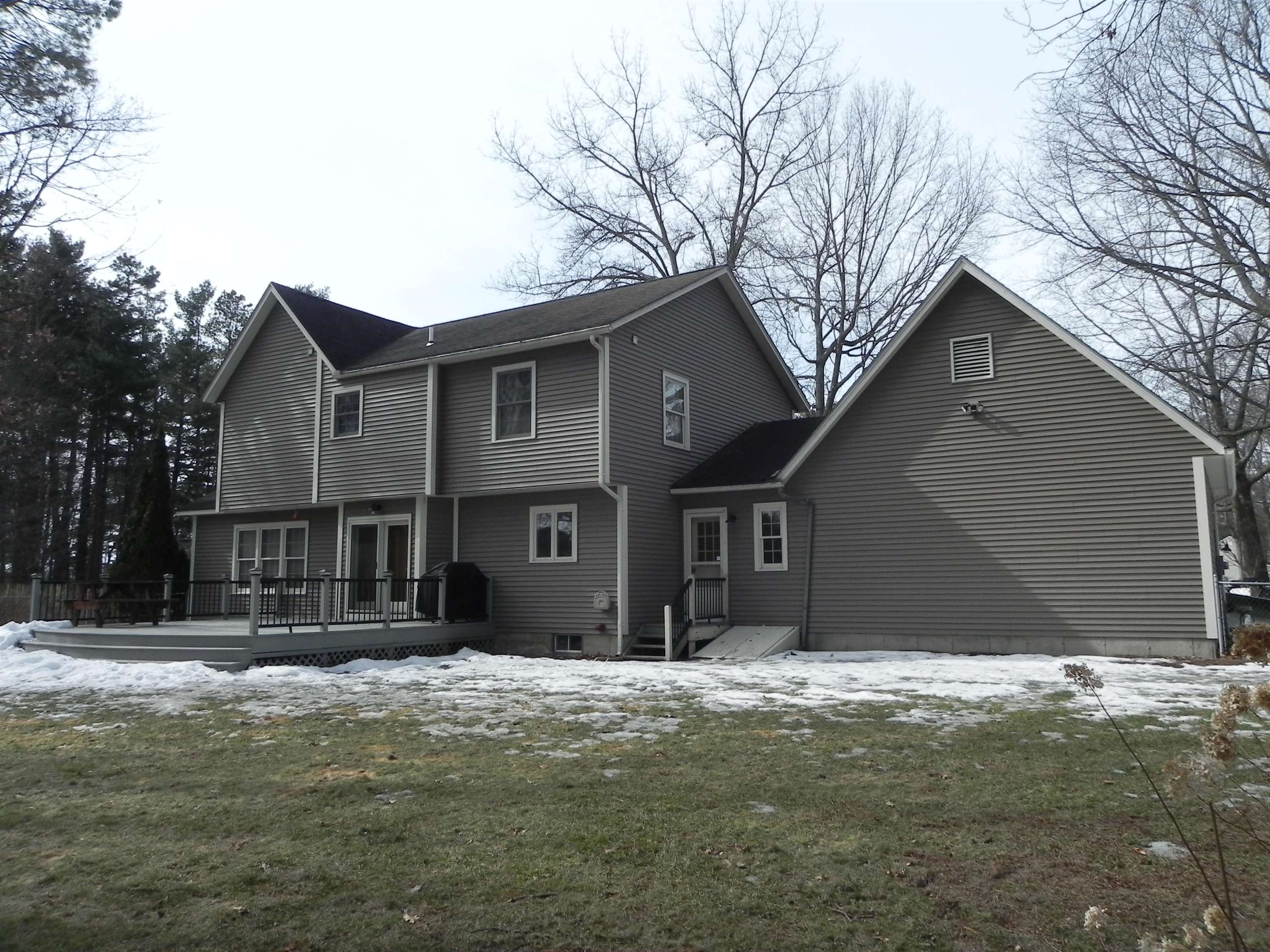 55 Longwood Circle