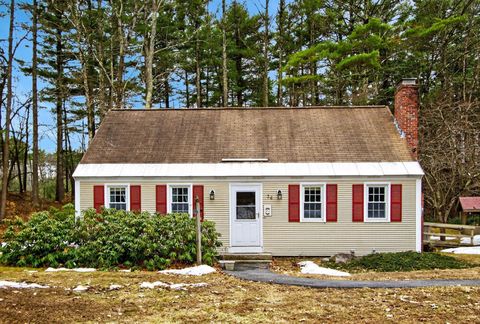 Photo of 36 Bedford Road, Merrimack, NH 03054 (MLS # 5081950)