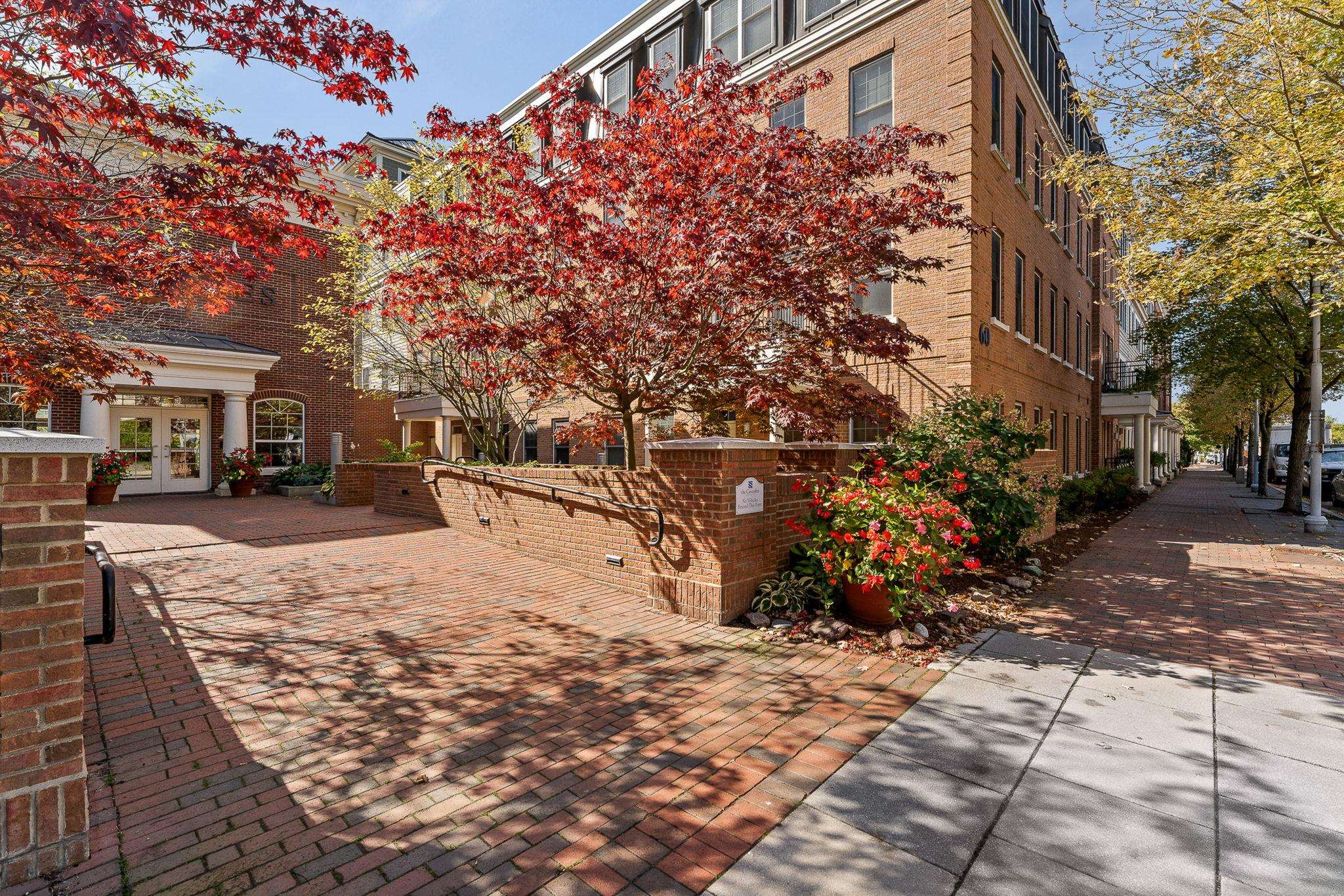 60 Winooski Falls Way 1212