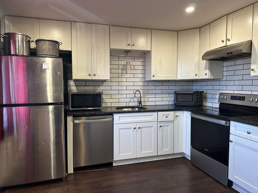 Photo of 95 Bayberry Lane, Londonderry, NH 03053 (MLS # 5068656)