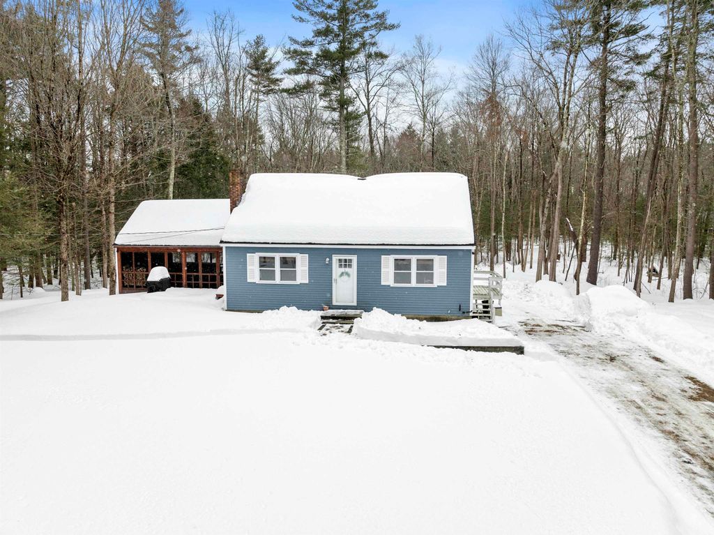 Photo of 16 Dogtown Road, Exeter, NH 03833 (MLS # 5077443)