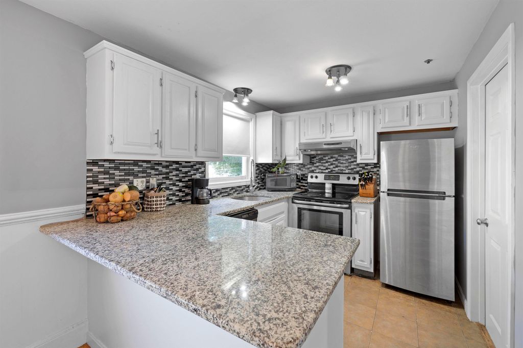 Photo of 37 Fords Landing Drive, Dover, NH 03820 (MLS # 5079647)