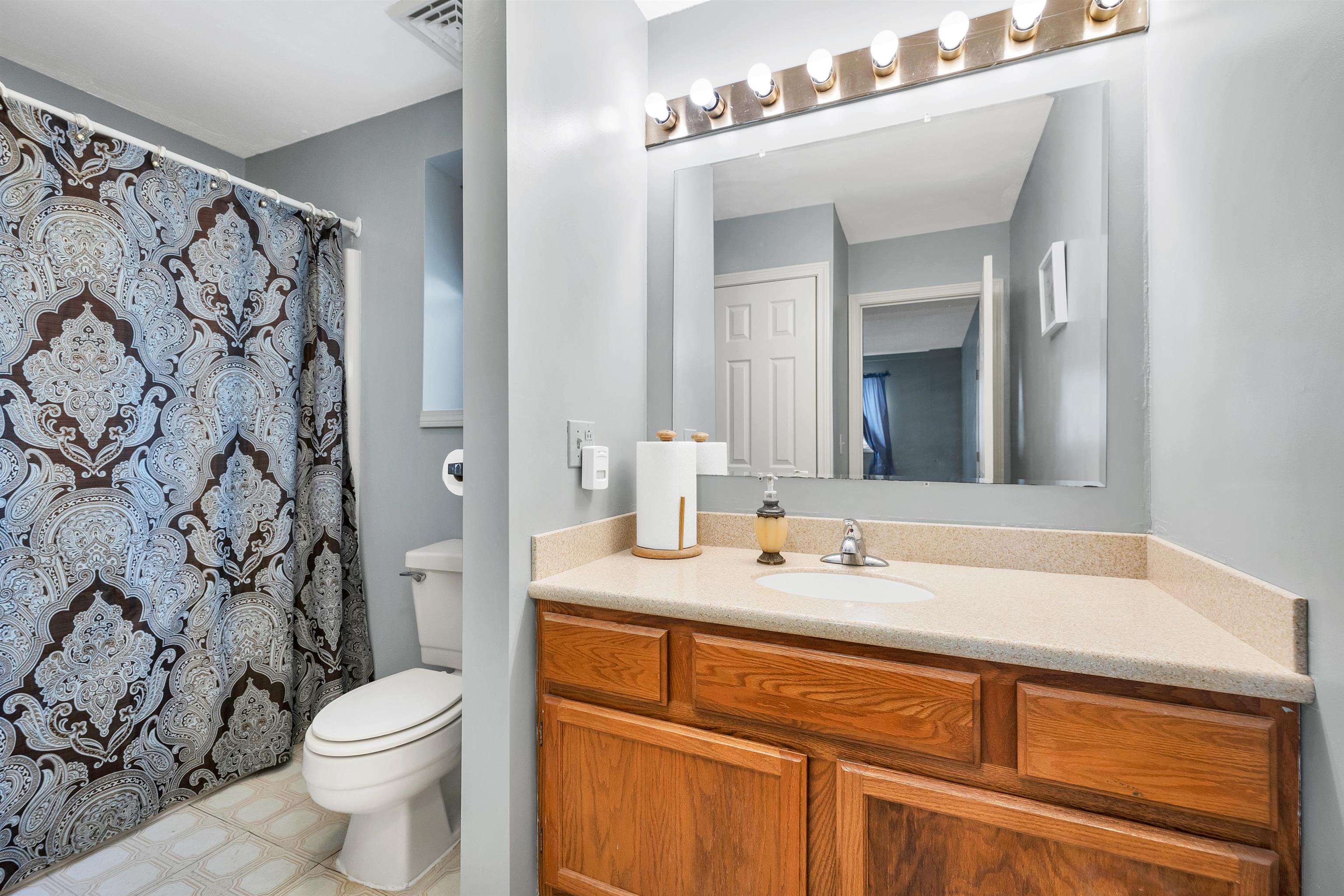 Manchester, New Hampshire 03104, United States, 4 Bedrooms Bedrooms, ,3 BathroomsBathrooms,Residential,Pending,5540