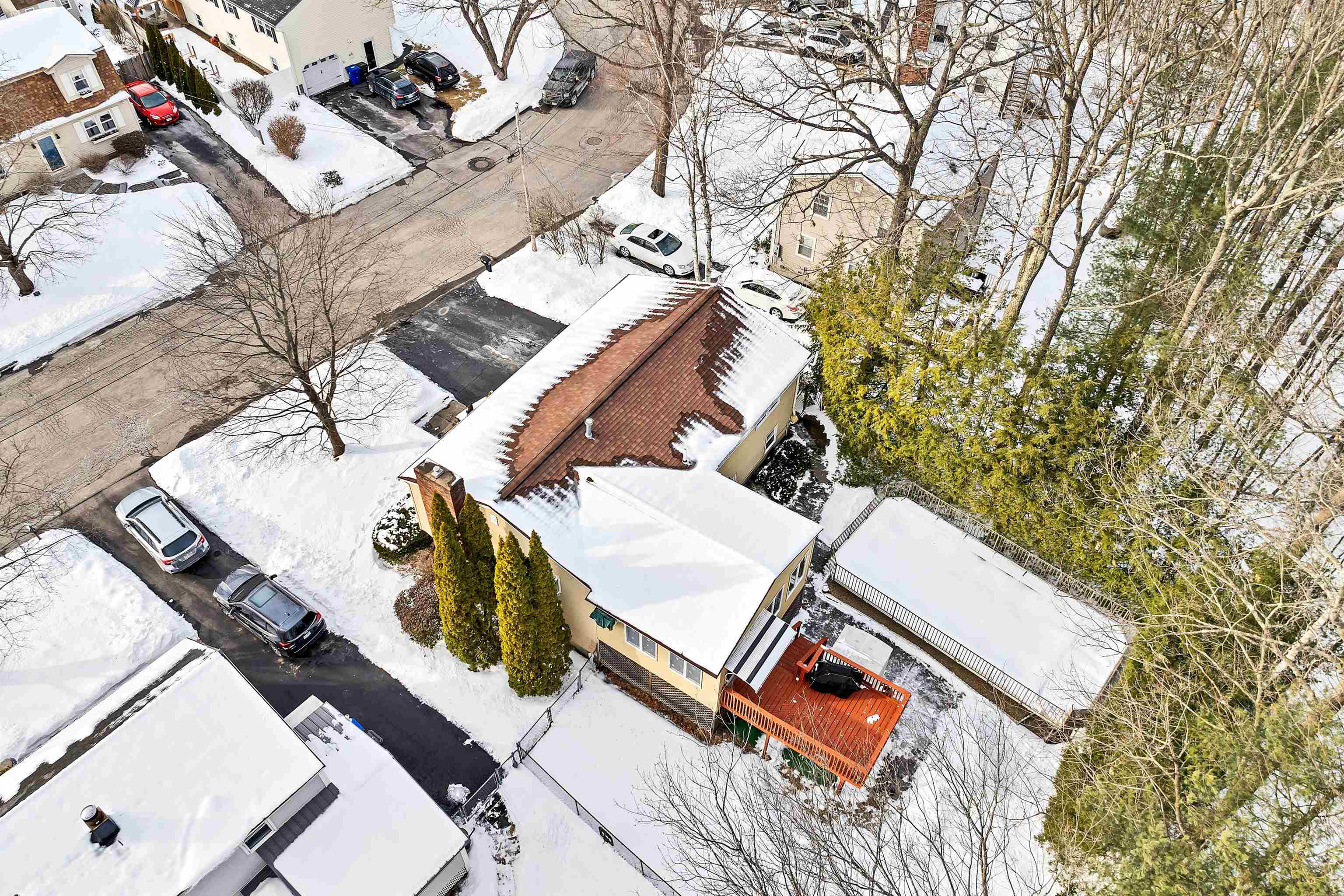 Manchester, New Hampshire 03104, United States, 4 Bedrooms Bedrooms, ,3 BathroomsBathrooms,Residential,Pending,5540