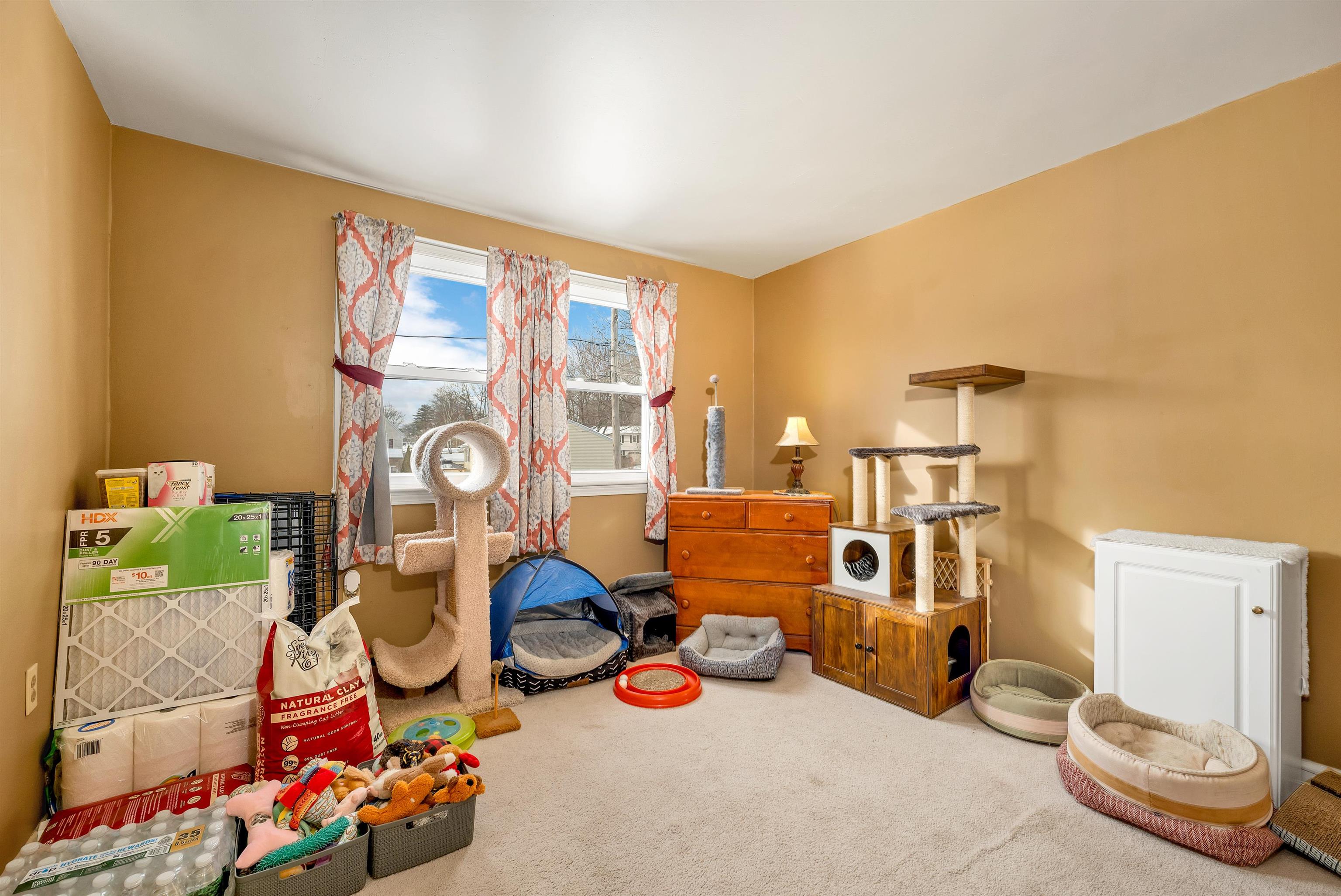 Manchester, New Hampshire 03104, United States, 4 Bedrooms Bedrooms, ,3 BathroomsBathrooms,Residential,Pending,5540