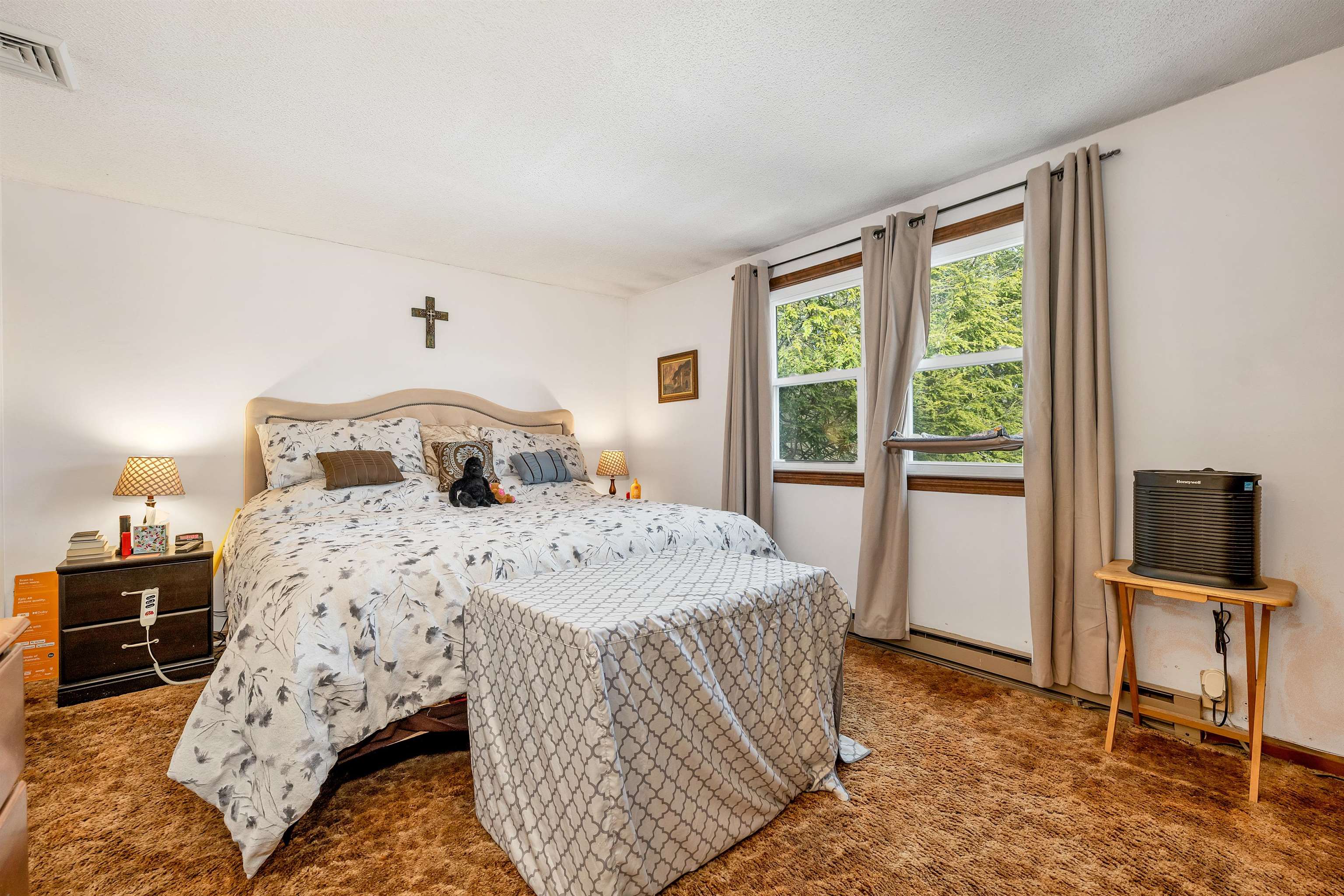 Manchester, New Hampshire 03104, United States, 4 Bedrooms Bedrooms, ,3 BathroomsBathrooms,Residential,Pending,5540