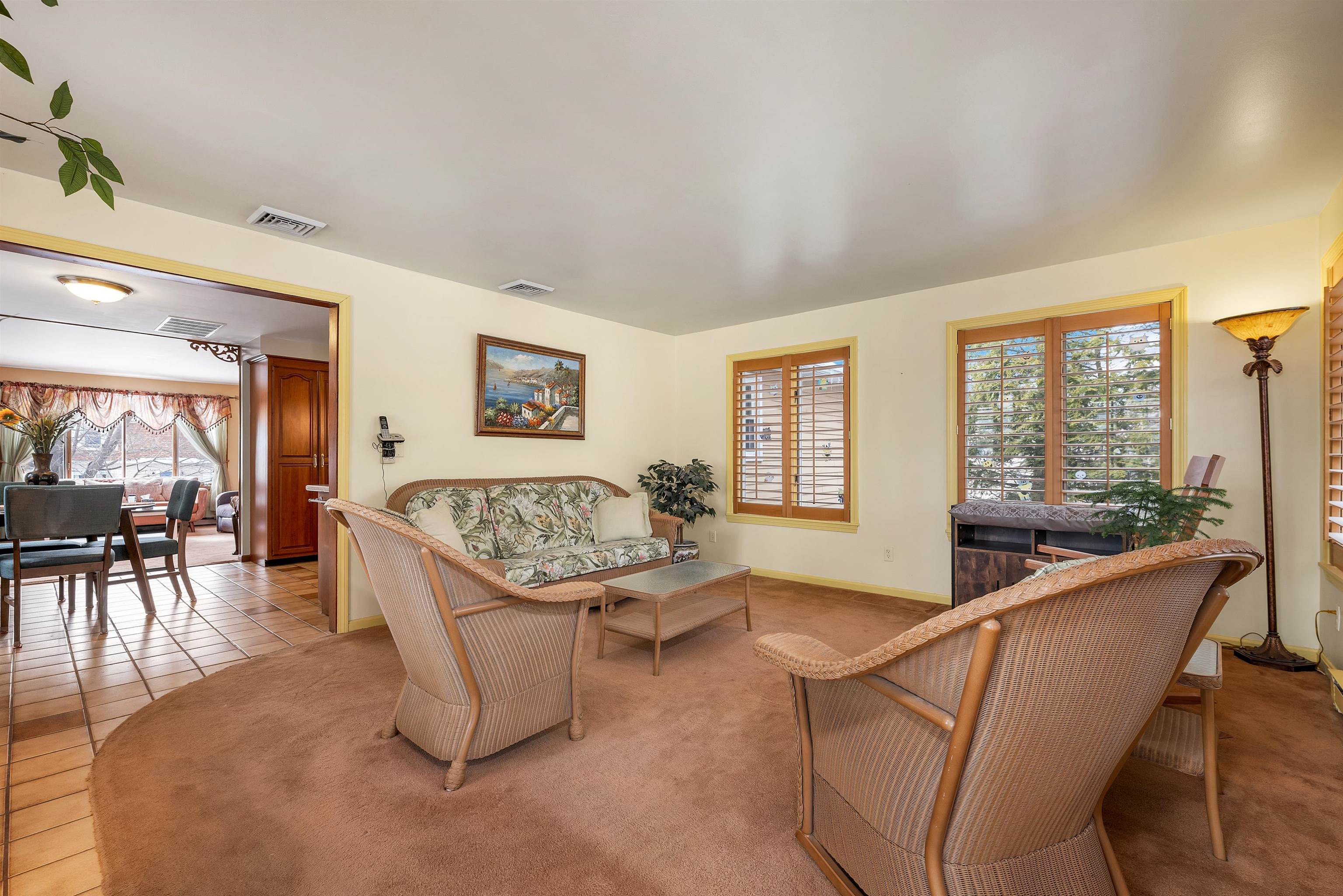 Manchester, New Hampshire 03104, United States, 4 Bedrooms Bedrooms, ,3 BathroomsBathrooms,Residential,Pending,5540