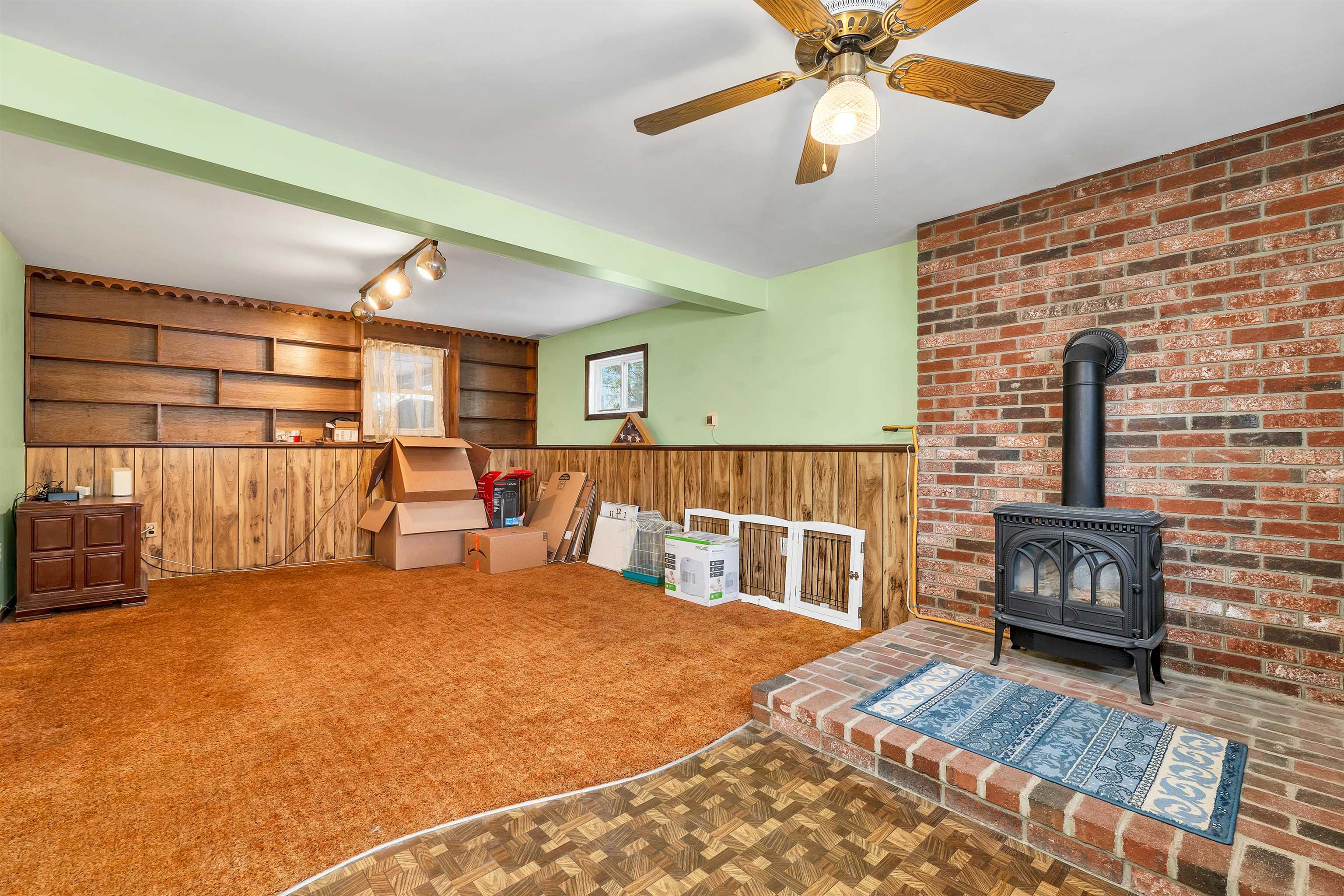 Manchester, New Hampshire 03104, United States, 4 Bedrooms Bedrooms, ,3 BathroomsBathrooms,Residential,Pending,5540