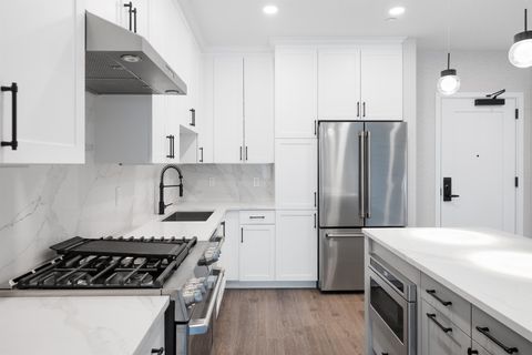 18 Artisan Drive 207 Salem NH 03079