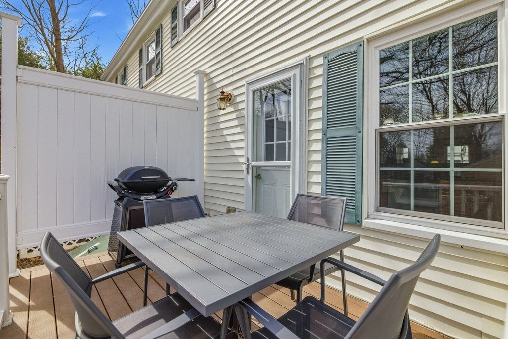 Photo of 962 Islington Street #1, Portsmouth, NH 03801 (MLS # 5080008)