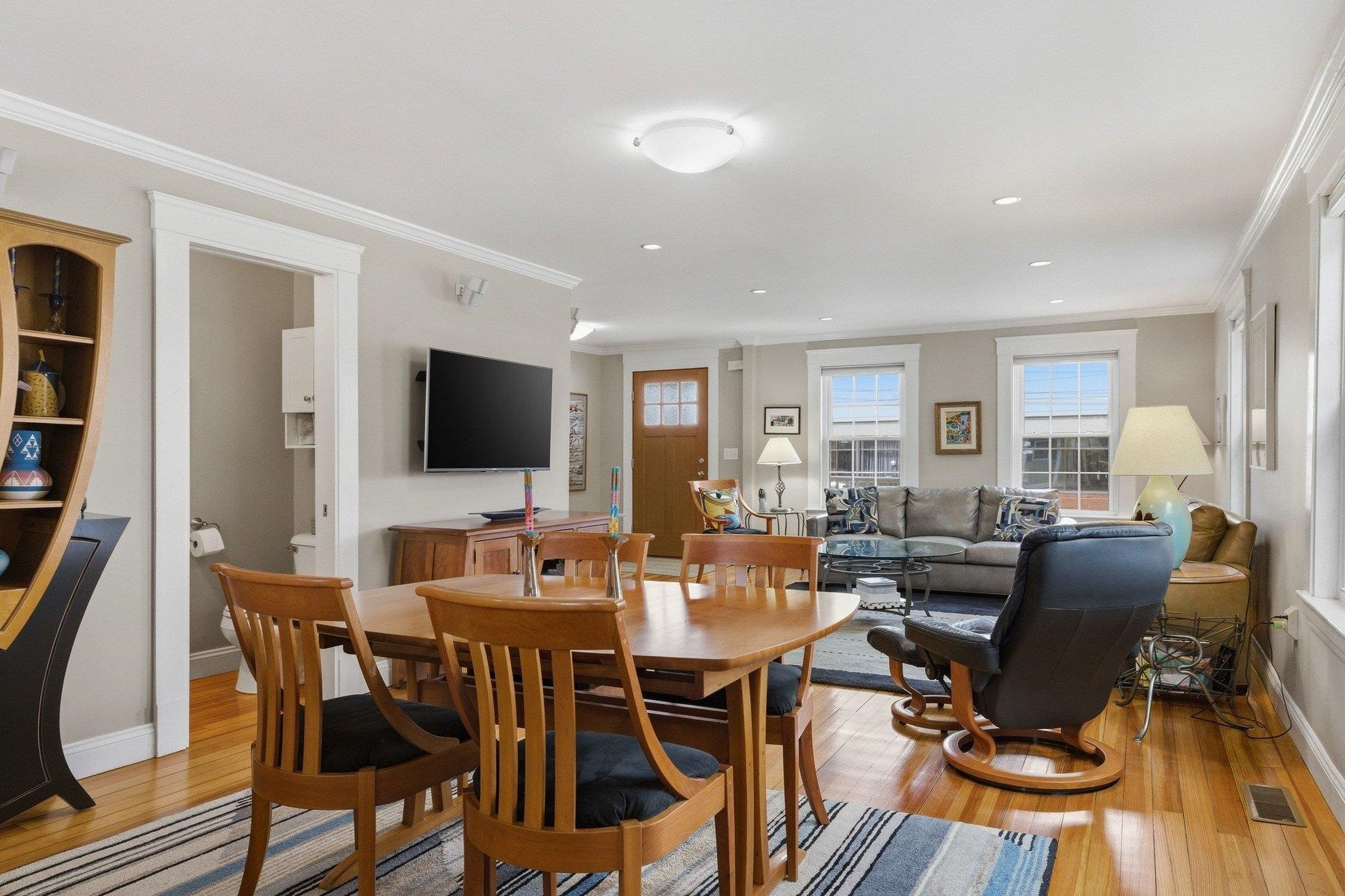 962 Islington Street 1