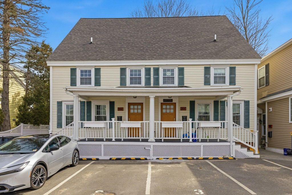 Photo of 962 Islington Street #1, Portsmouth, NH 03801 (MLS # 5080008)