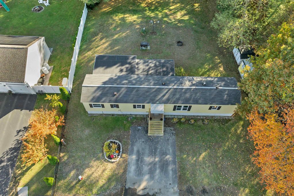 Photo of 28 Brooks Road Extension, Seabrook, NH 03874 (MLS # 5067326)